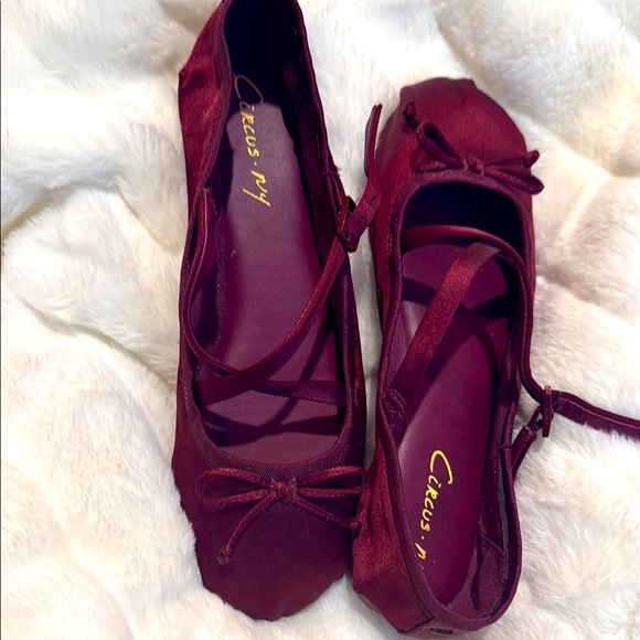 Circus by Sam Edelman Red Flats with Criss-Cross Ribbon Ties - Picture 3 of 6